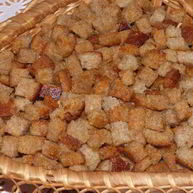 Рецепт Сухариков из хлеба с чесноком