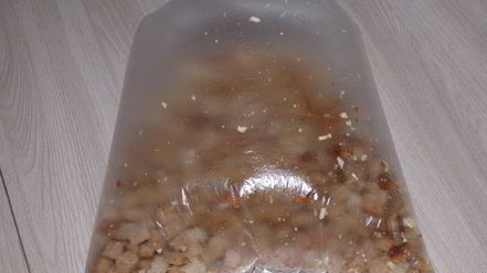 Рецепт сухариков из хлеба с чесноком