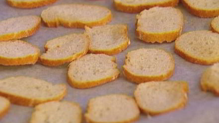 Рецепт сухариков с грибной начинкой, сыром и зеленью