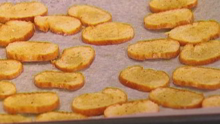 Рецепт сухариков с грибной начинкой, сыром и зеленью