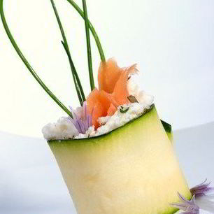 Рецепт Суш из цукини с лососем и укропным соусом