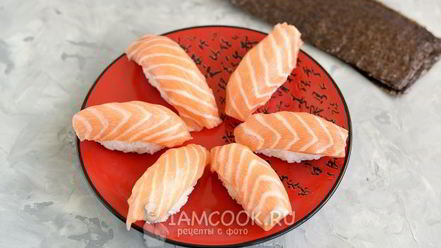 Рецепт суш нигири и гунканы с лососем