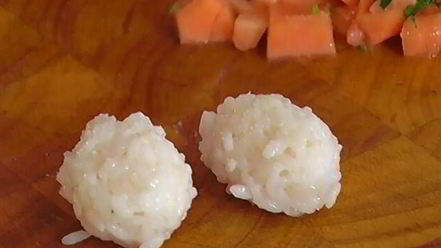 Рецепт суш с папайей и медом