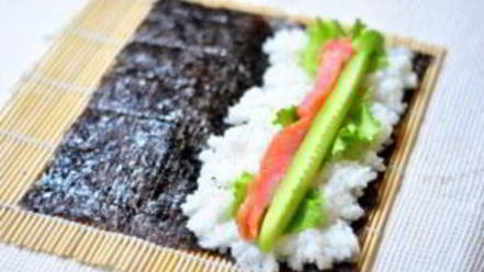 Рецепт суш с семгой и огурцом