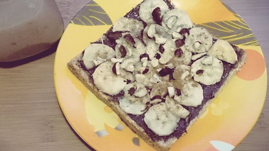 Рецепт бананова-орехового сэндвич с нутеллой