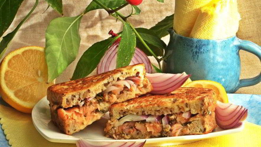 Рецепт горячего сэндвича с лососем