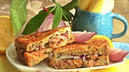 Рецепт горячего сэндвича с лососем