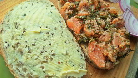 Рецепт горячего сэндвича с лососем