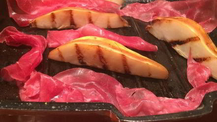 Рецепт хрустящего сэндвича с грушами-гриль и запеченными грибами