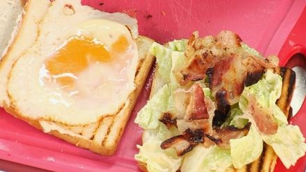 Рецепт клубного сэндвича с куриным филе, яйцом и беконом