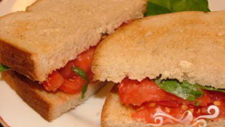 Рецепт румяного сэндвича с помидором