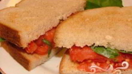 Рецепт румяного сэндвича с помидором