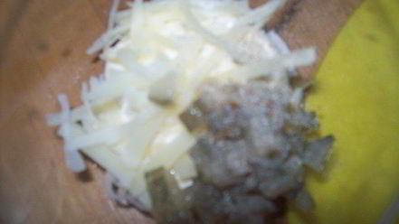 Рецепт сэндвича с курицей, горчицей и перепелиным яйцом