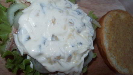 Рецепт сэндвича с курицей, горчицей и перепелиным яйцом