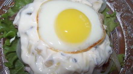 Рецепт сэндвича с курицей, горчицей и перепелиным яйцом