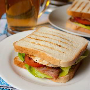 Рецепт Сэндвича с курицей и беконом