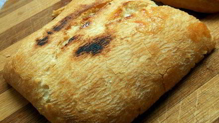 Рецепт сэндвича с печеными овощами, руколой и беконом