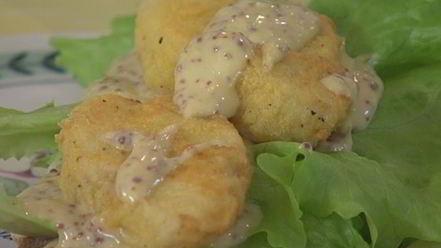 Рецепт сэндвича с рыбой в кляре и листьями салата