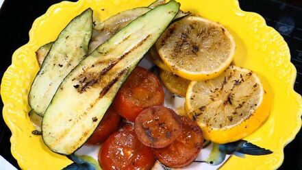 Рецепт сэндвича с цукини, помидорами и авокадо