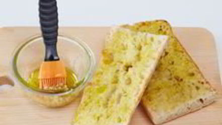 Рецепт сэндвича с тунцом, овощами и соусом чили