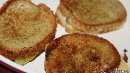 Рецепт сэндвичей с сыром и соусом песто