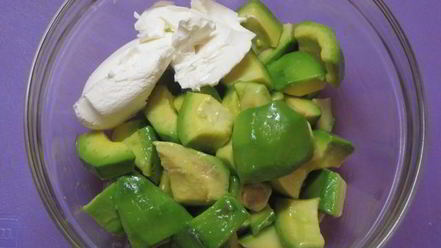 Рецепт крема из авокадо в тарталетках