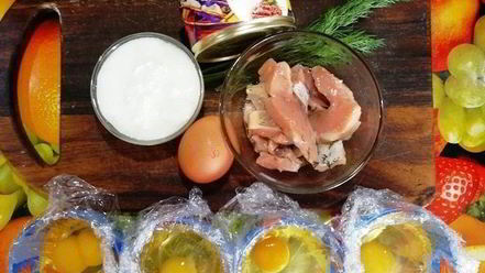 Рецепт ржаных тарталеток с паштетом из тунца и яйцом пашот