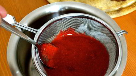 Рецепт шоколадных тарталеток с клубникой