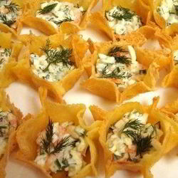 Рецепт Сырных тарталеток с креветками и огурцом