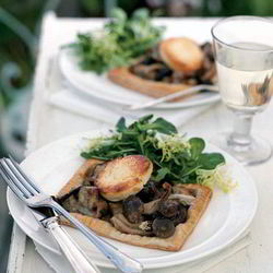 Рецепт Тарталеток с грибами, козьим сыром и эстрагоном