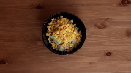 Рецепт тарталеток с крабовыми палочками кукурузой и огурцом