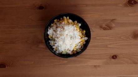 Рецепт тарталеток с крабовыми палочками кукурузой и огурцом