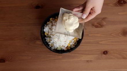 Рецепт тарталеток с крабовыми палочками кукурузой и огурцом