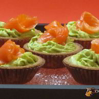 Рецепт Тарталеток с кремом из авокадо и семгой