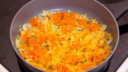 Рецепт тарталеток с печеночным муссом, перепелиными яйцами и помидорами черри