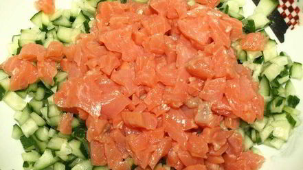 Рецепт тарталеток с салатом из слабосоленой форели и красной икрой