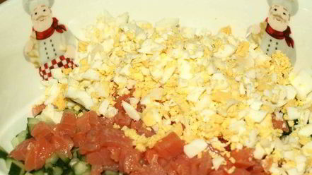 Рецепт тарталеток с салатом из слабосоленой форели и красной икрой