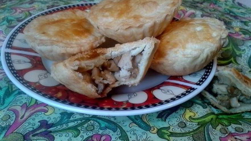 Рецепт закрытых тарталеток с курицей и грибами