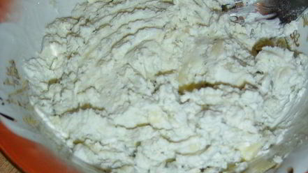 Рецепт закусочных тарталеток с рокфором и помидорами черри