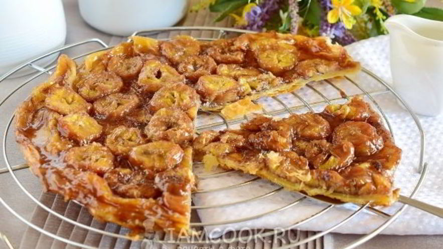 Рецепт бананового тарта-татен на слоеном тесте