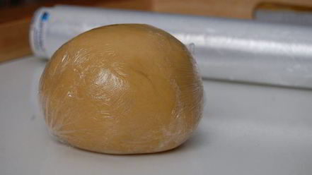 Рецепт миндального тарта с карамелизованными нектаринами