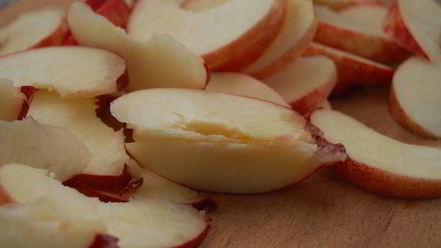 Рецепт миндального тарта с карамелизованными нектаринами