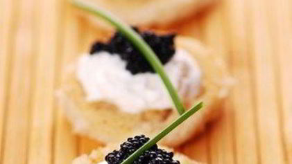 Рецепт Новогодних тартинок с икрой