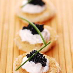 Рецепт Новогодних тартинок с икрой