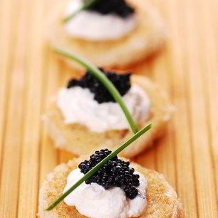 Рецепт Новогодних тартинок с икрой