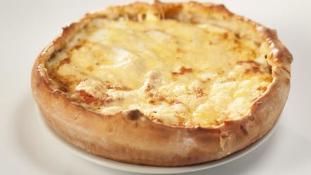 Рецепт сытного тарта с моцареллой и помидорами