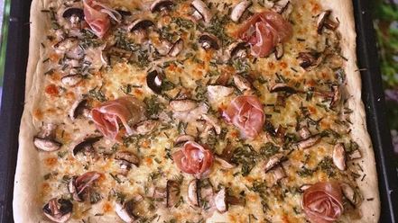 Рецепт тарта фламбе с шампиньонами