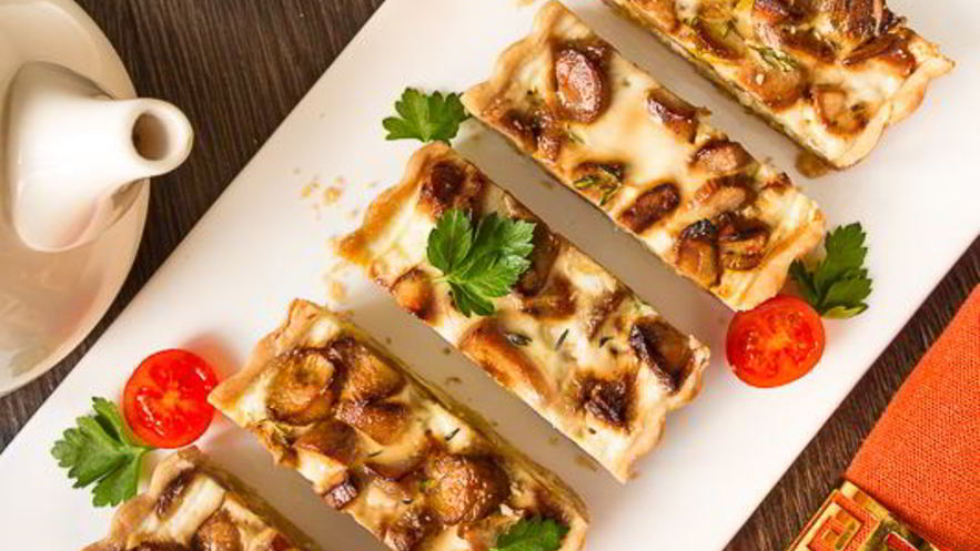 Рецепт тарта с белыми грибами и луком-пореем