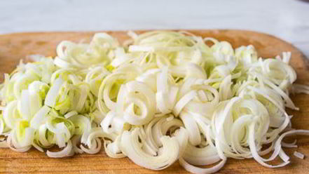 Рецепт тарта с белыми грибами и луком-пореем