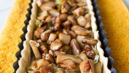 Рецепт тарта с белыми грибами и луком-пореем